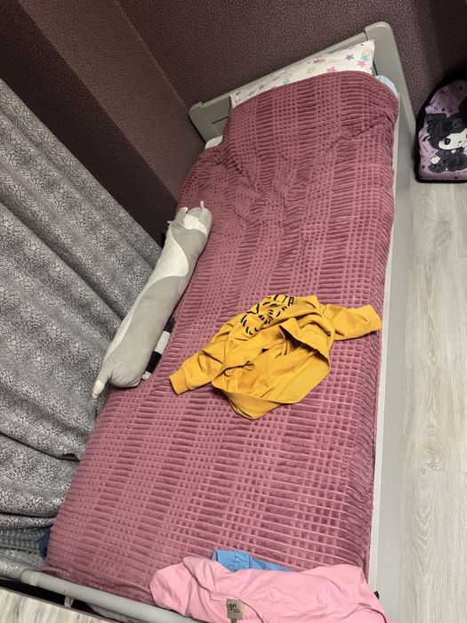 Продам кровать с матрасом