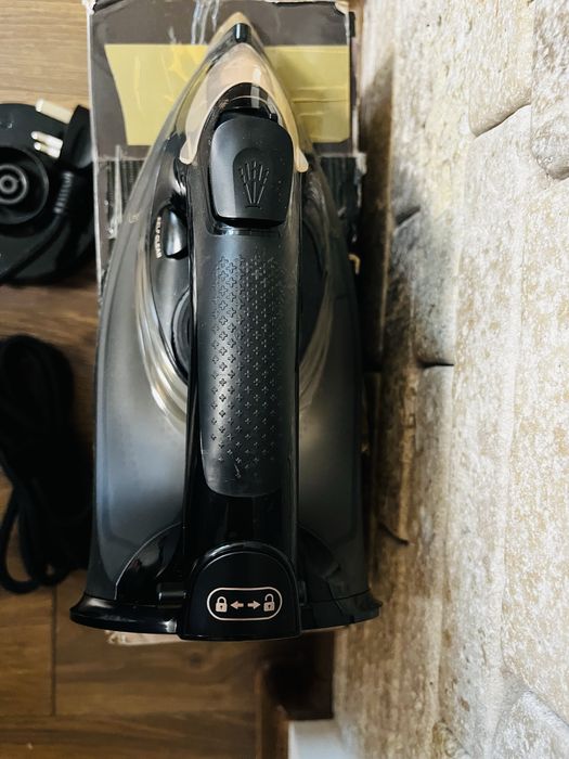 Ютия Tower Ceraglide 2-в-1 – кабелна/безжична, 2800W