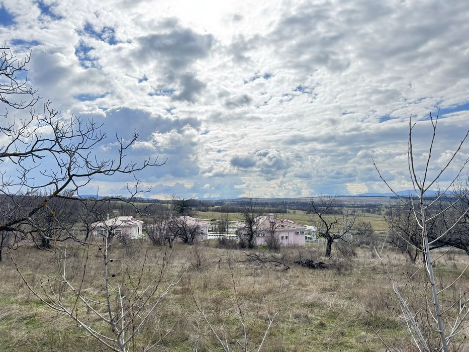 Продава парцел в с. Енина, общ. Казанлък