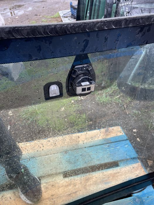 Челно стъкло Mitsubishi Outlander 2017год.