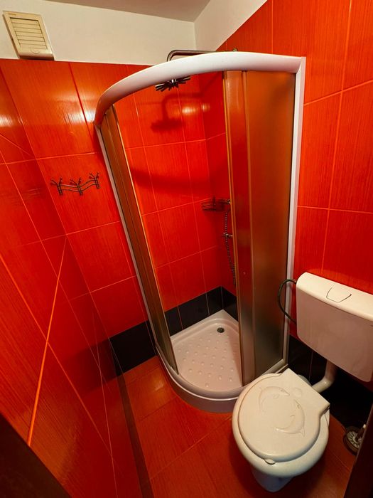 Apartament renovat de închiriat cu 4 camere