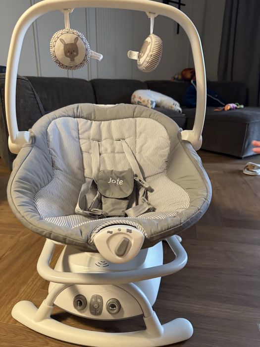 Шезлонг-качели Joie продам