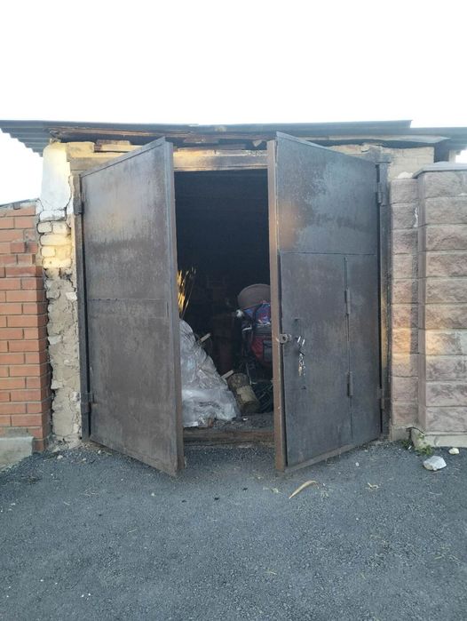 Продам ворота гаражные утепленые