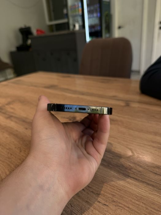 Срочно продам айфон Iphone 14 pro