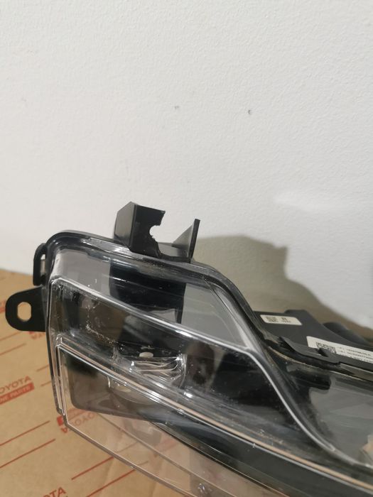 Proiector dreapta Tesla 3 an 2020