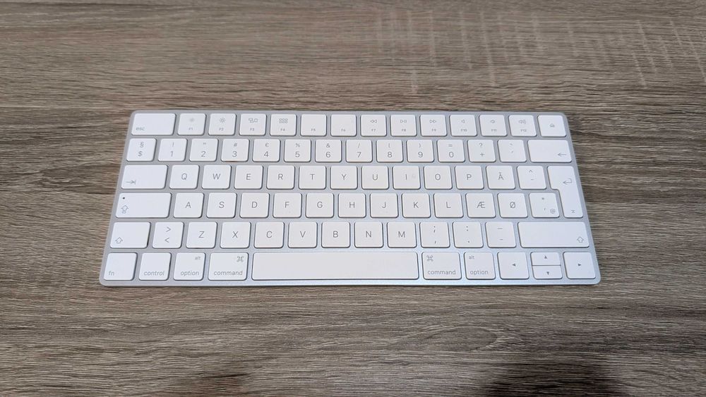 Tastatură Apple Magic Keyboard (Model A1644) – Reîncărcabilă