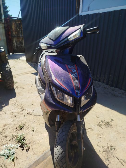 Продам скутер  x7