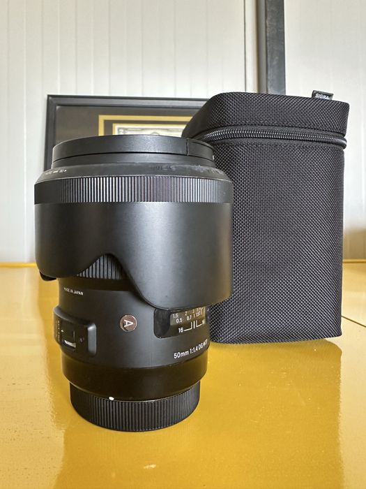 Obiectiv Sigma 50mm f/1.4 DG HSM Art (Montură Canon EF) + Husă & Parasolaru