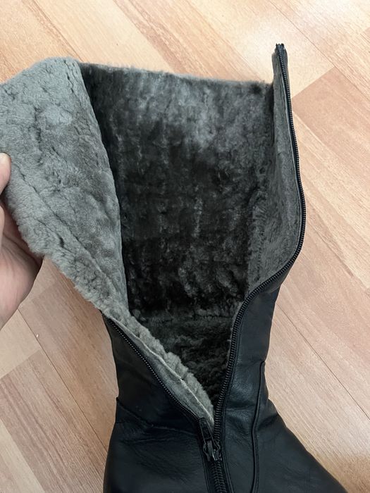 Продам кожаные сапоги на платформе