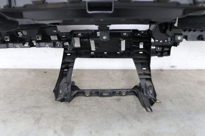 Ауди SQ8 4M табло