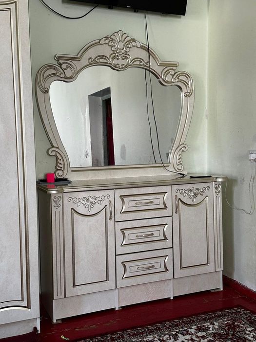 Шкаф и трюма новый