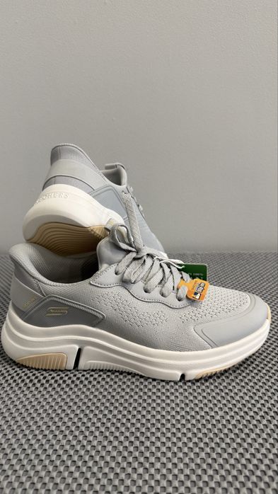 Новые кроссовки Sketchers