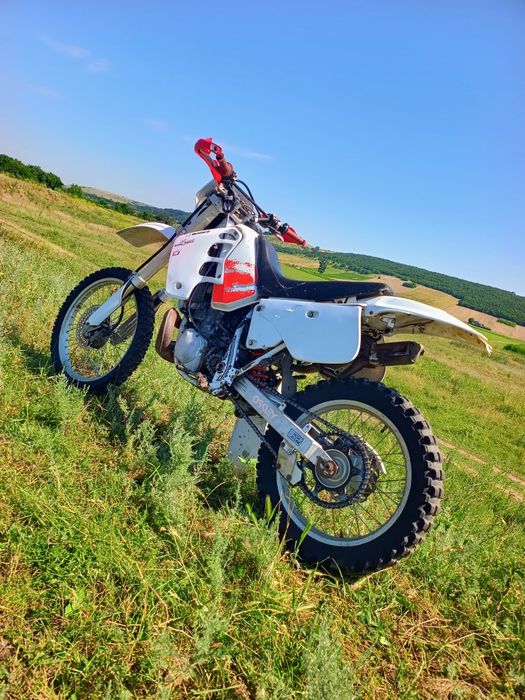 Vând sau schimb cross  Honda 250 2t