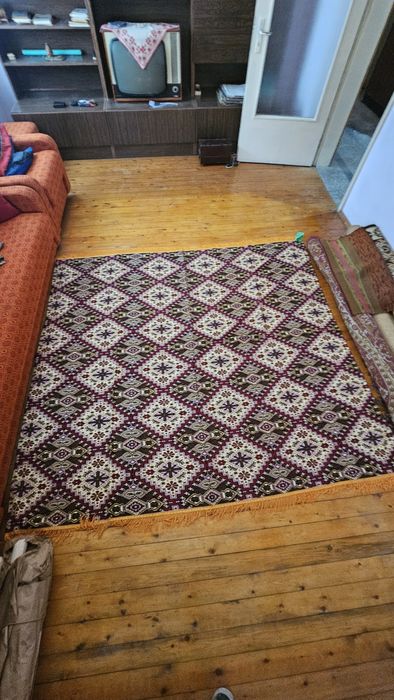 Продавам Килими - Пътеки - Черджета