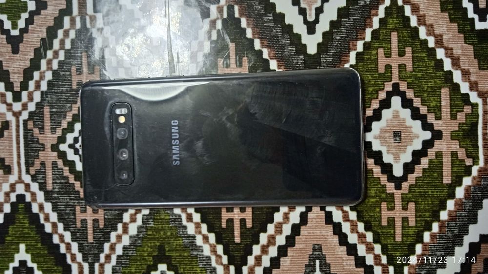 Продам самсунг галакси с10