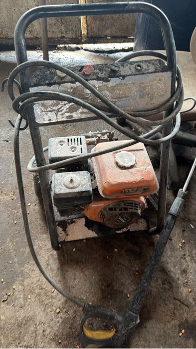 Aparat de spalat cu presiune pe benzina