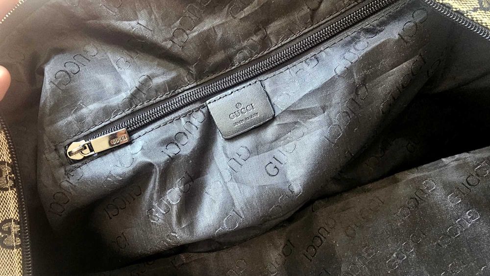 Сак Gucci,Made in Italy,Удобен за път и много стилен,Размери 50/30!!
