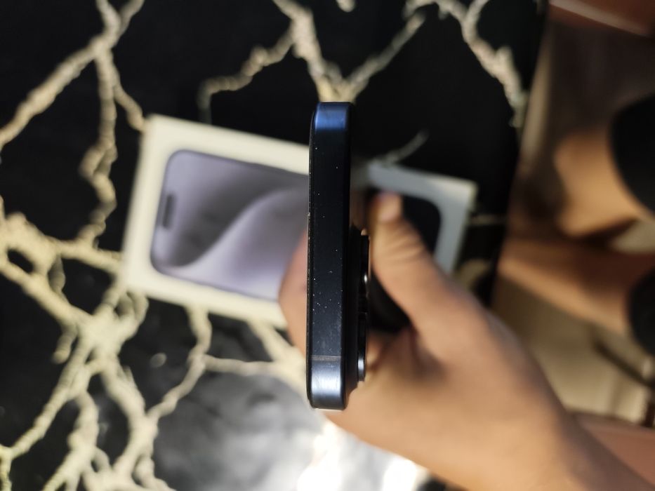 Продам iPhone 15 pro 256