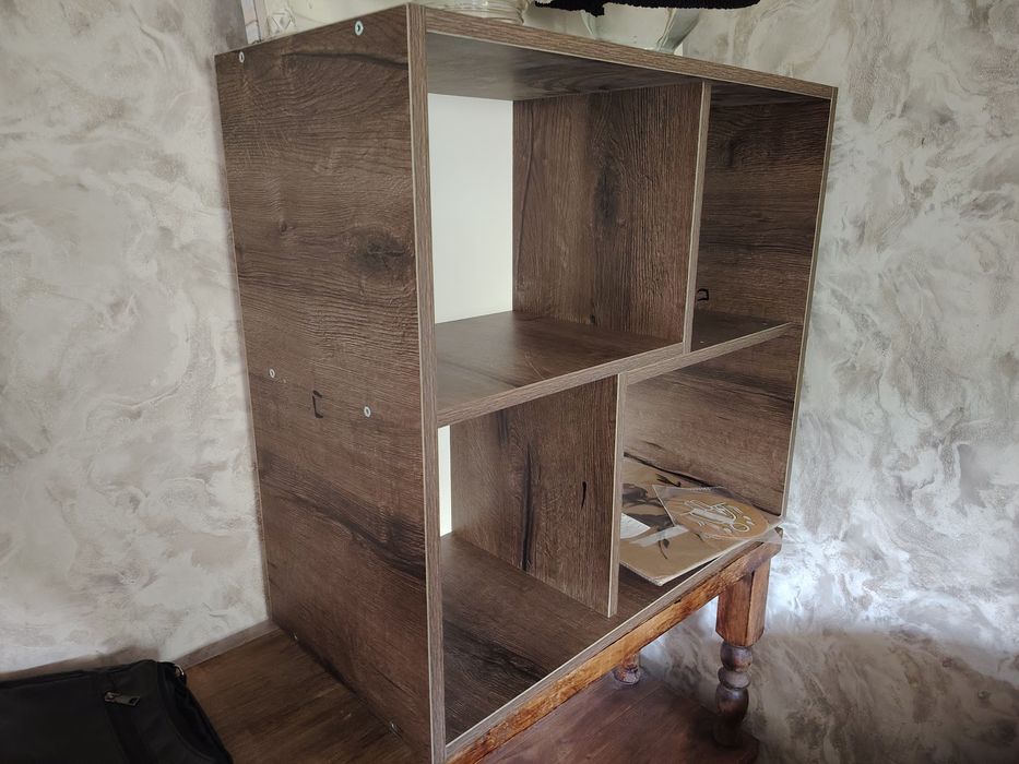 Продам книжную полку