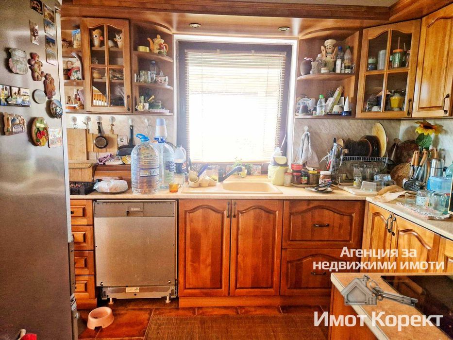 Имот Корект продава обзаведена Двуетажна Къща, с. Боянци, обл. Пловдив