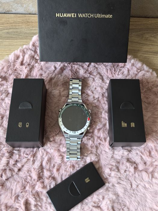 Закупен днес в гаранция от Yettel Huawei watch ultimate titanium!