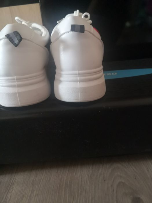 Vând pantofi noi sport mărimea 38