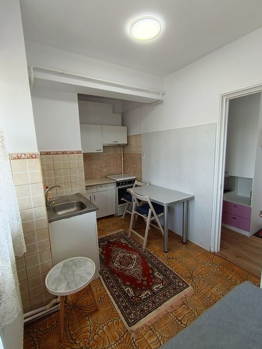 Închiriez apartament