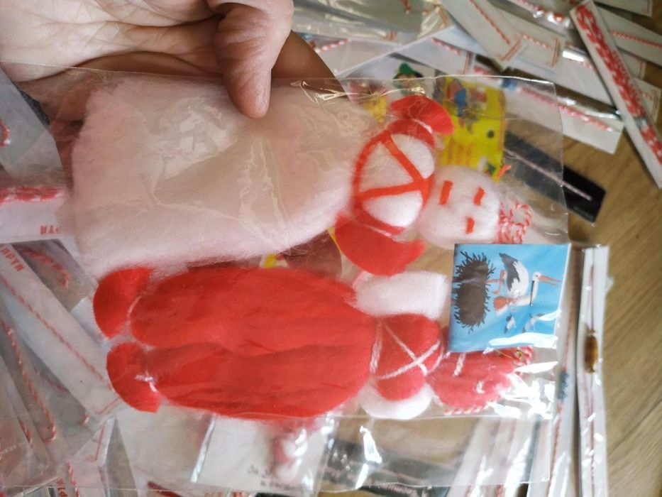 Мартеници - Само на едро! Фактура