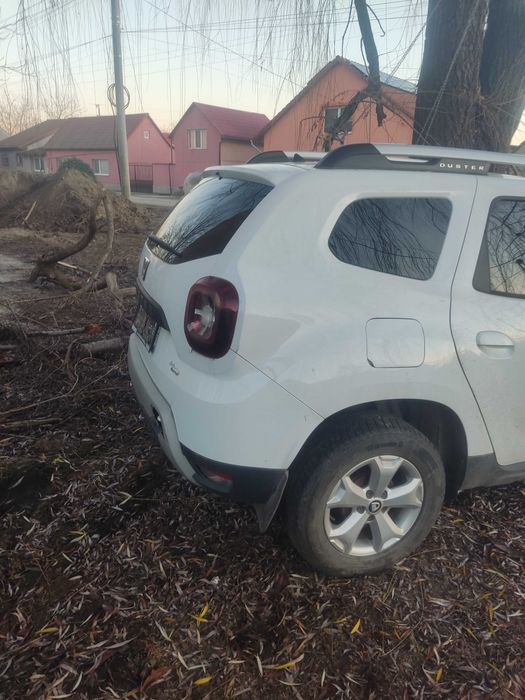 Vând Dacia Duster