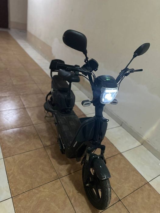 Skuter srochni sotiladi