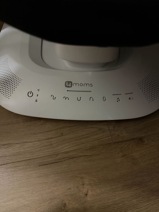4moms mamaRoo в отличном состоянии.