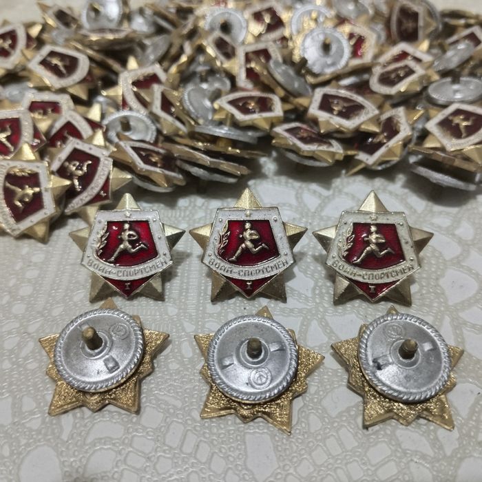 Значки, новые СССР.