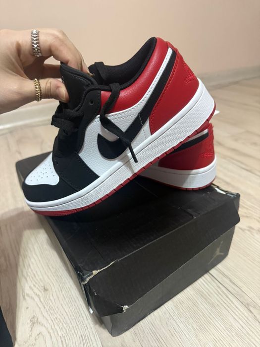 Продам кроссовки jordan