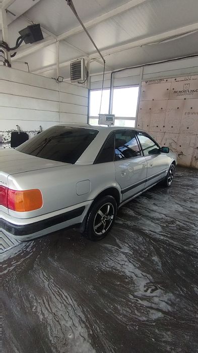 Продам Ауди 100с4