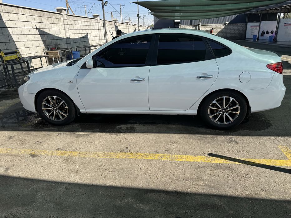 Hyundai Avante 2009 HD