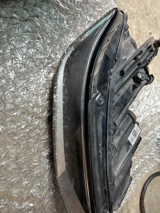 Десен фар за пасат б8