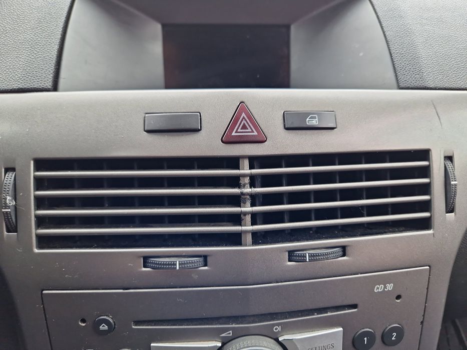 Grila aerisire centrala Opel Astra H [Fabr 2004-2009]
