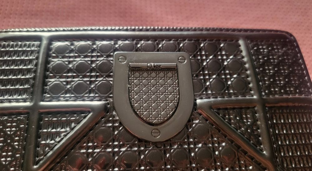 Dior оригинално портмоне,ново
