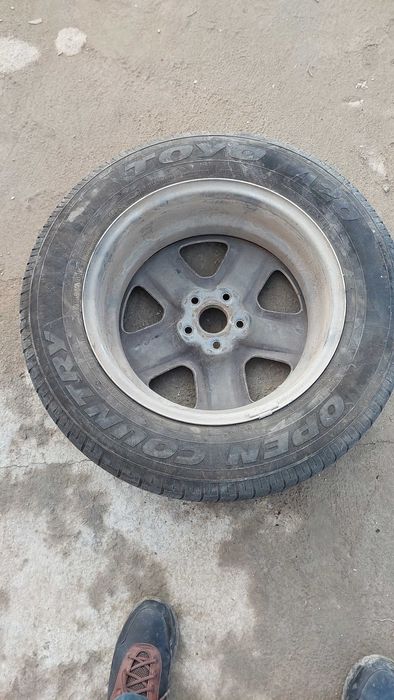 Продам диск с покрышкой 1 шт. R17