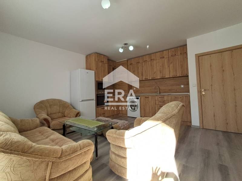 Дава се под наем Двустаен апартамент в Варна, Победа - 71 кв.м за 486 € - Снимка #1