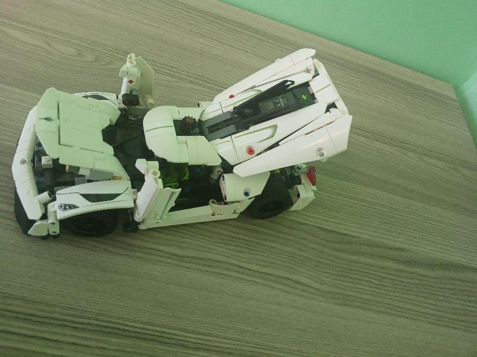 Vând lego technic Koenigsegg ‼️‼️
