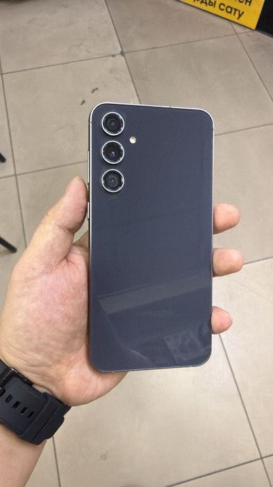 Samsung S23Fe 256Гб в идеале