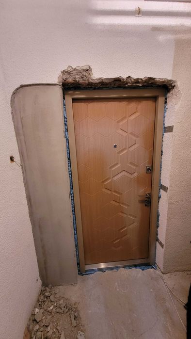 Vand Usa Metalica Intrare Apartament STRAJ INFLEX