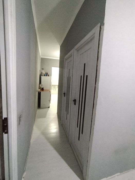 Уй сотилади - 3 хонали, 77м², Чирчик Шахар 10-мкр 17-дом