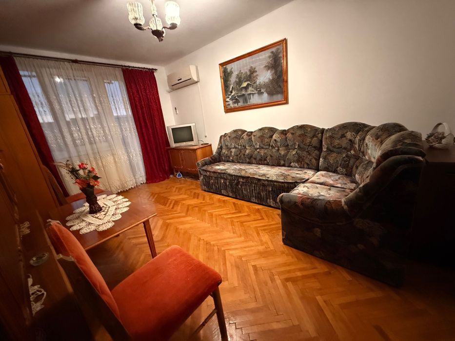 Vând apartament 2 camere Ultra Central in Ștei !