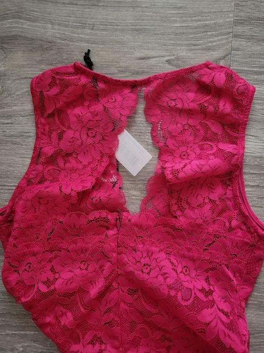 Гес цикламена рокля