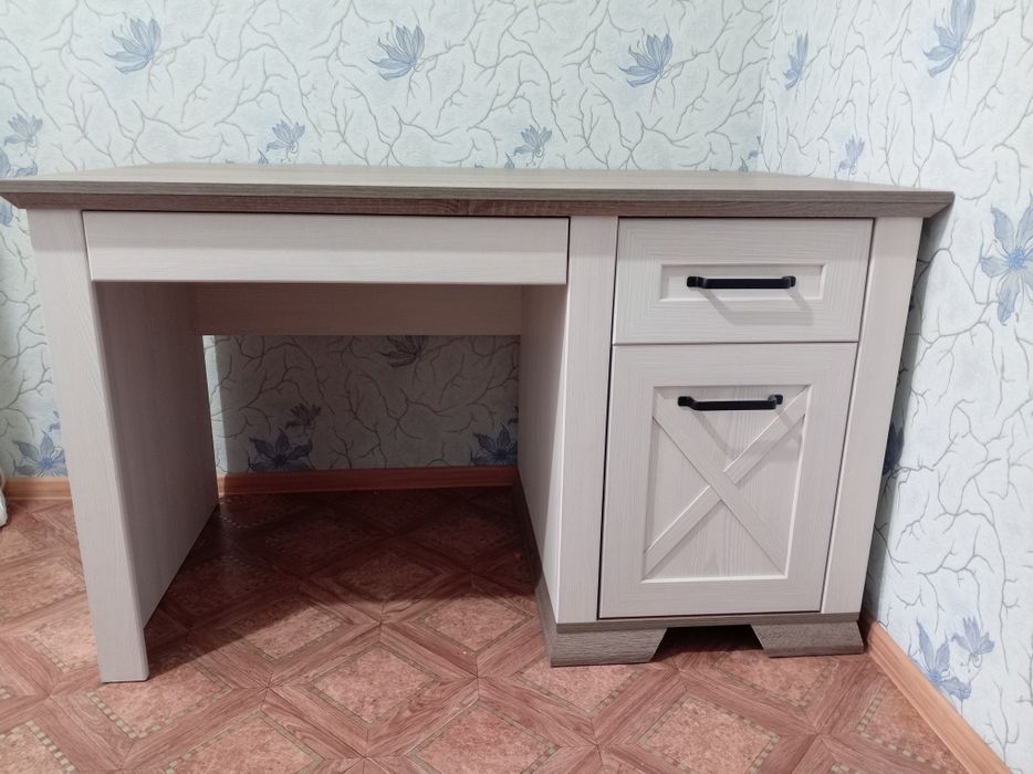 Стол письменный Марсель