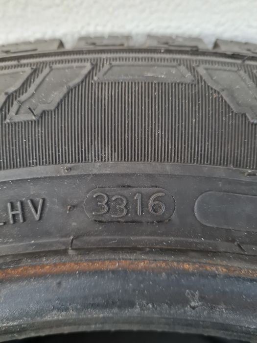 Зимни гуми за Бус 2 броя NOKIAN WeatherProof 195 60 R16C дот 3316