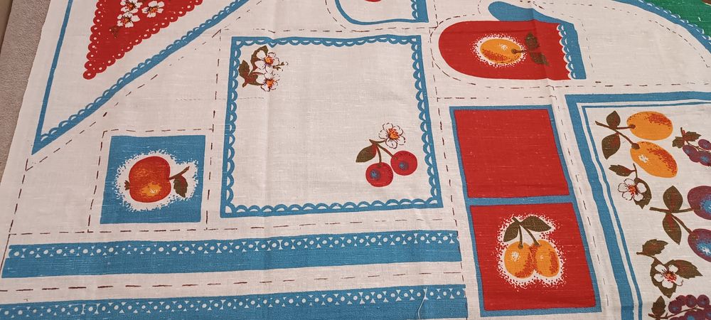 Фартук, полотенце, прихватки, косынка