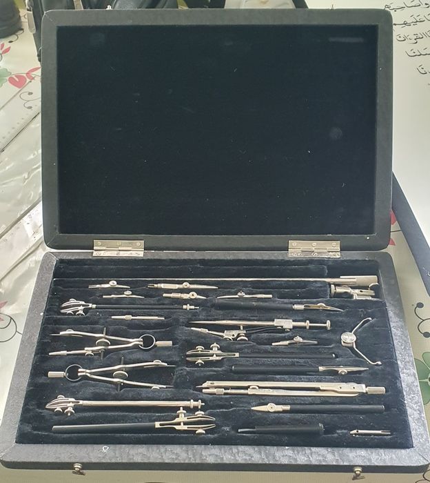 Циркул Продаётся набор Готовальня